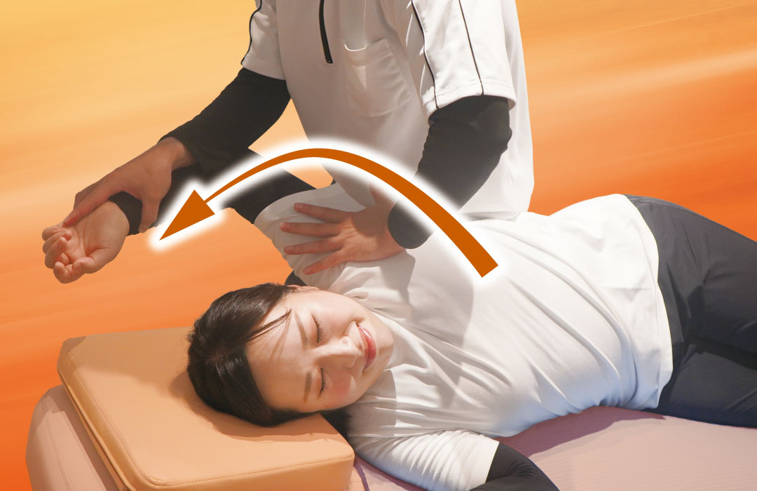 【冬季限定】巻き肩リセット施術風景1